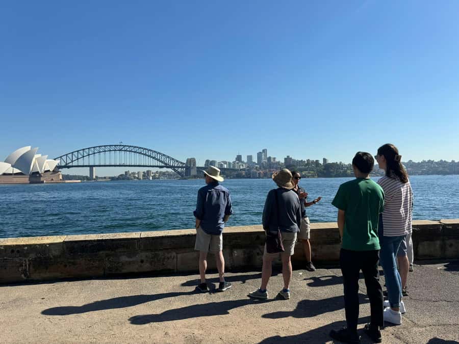 1/2 day Sydney Sightseeing and Bondi Beach Tour - Bondi Beach with up to 1 hour of freedom
