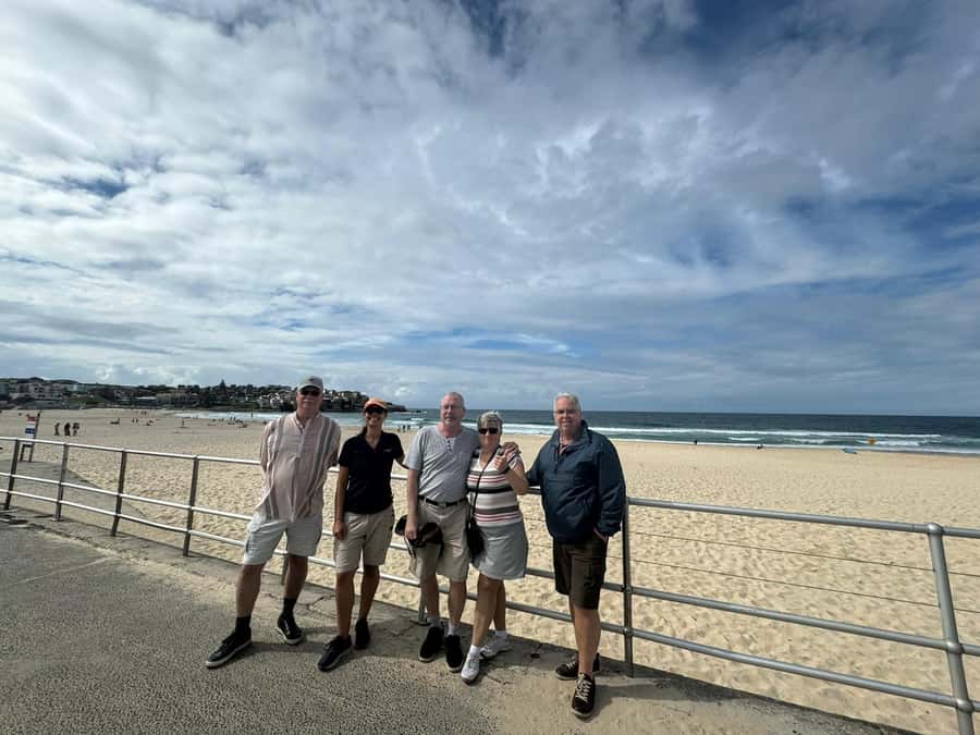 1/2 day Sydney Sightseeing and Bondi Beach Tour - Who should book this Sydney + Bondi half-day tour?
