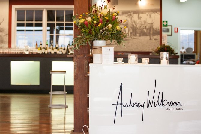 Audrey Wilkinson Vineyard: Picnic with Wine Masterclass Tasting - Pickup and picnic: the vineyard view is the main course