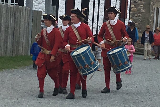 Black Wood Tours: Fortress of Louisbourg Tour - Guides and group size: the comfort factor and the narration reality