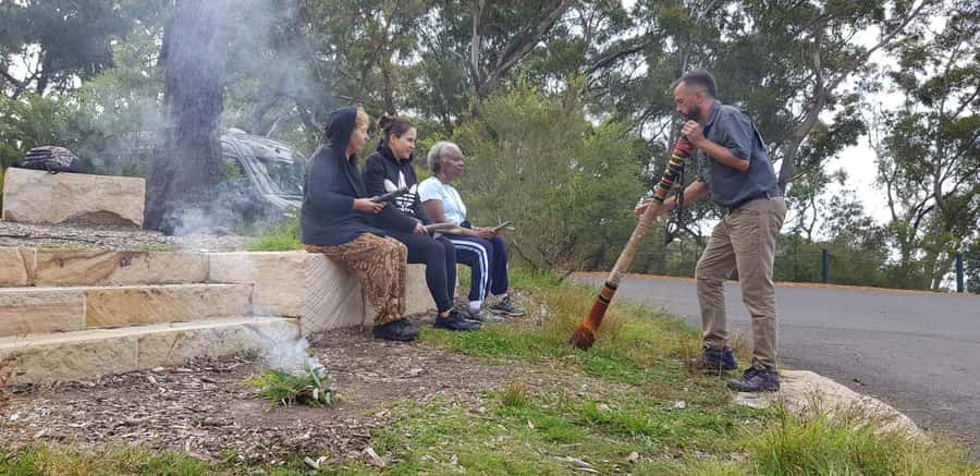 Blue Mountains: Aboriginal Experience Day Tour from Sydney - Catherine’s Walk in Blue Mountains National Park (Grade 3)