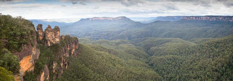 Blue Mountains: Aboriginal Experience Day Tour from Sydney - Welcome to Country with Zanza Wiradjuri guides