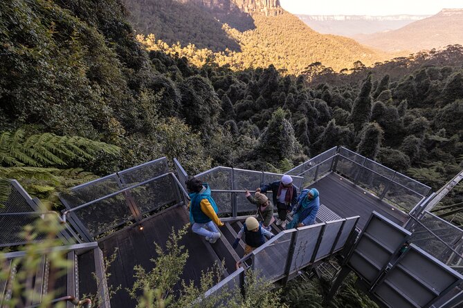 Blue Mountains All-inclusive Tour with Scenic World & Lunch - The guide makes or breaks the day