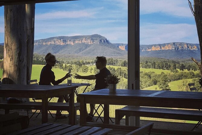 Blue Mountains Private Hiking Tour from Sydney - Three Sisters and the Honeymoon Bridge walk: iconic views with context