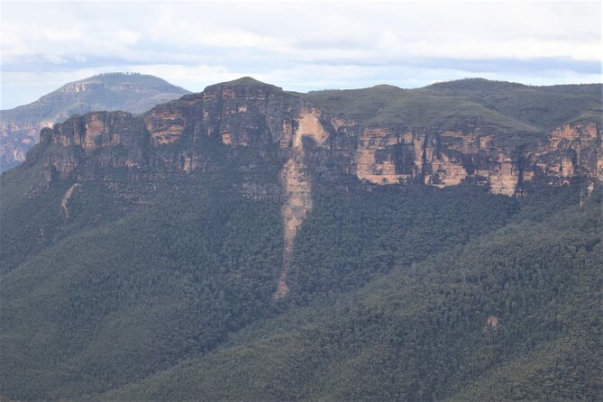 Blue Mountains Private Tour - Anvil Rock and the wind-eroded cave near Grose Valley