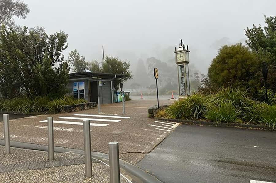 Blue Mountains: Private Tour with Wildlife and River Cruise - Three Sisters for brunch/lunch: the iconic photo moment