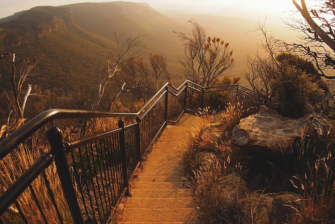 Blue Mountains Vintage Cadillac Tour with Local Guide - Echo Point Lookout: the Three Sisters photo, timed for success