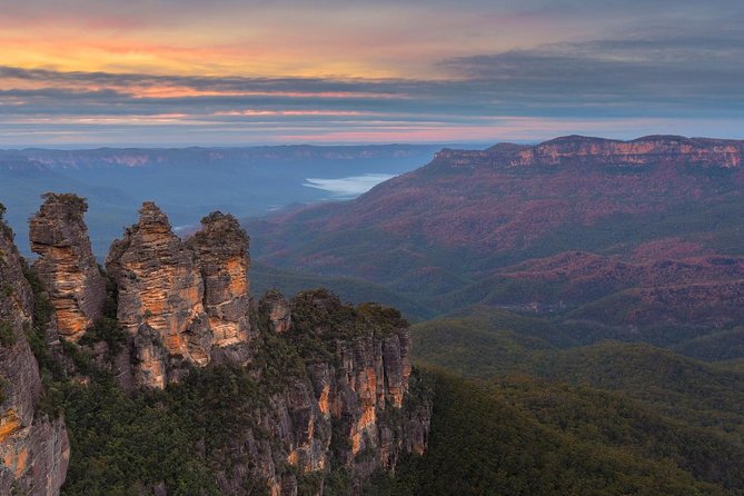 Blue Mountains Vintage Cadillac Tour with Local Guide - Cahill’s Lookout: Megalong Valley views with breathing room
