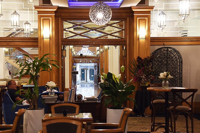 Entrancing Magic and Storytelling at Castlereagh Boutique Hotel - Bruce Glen’s mix of magic and storytelling