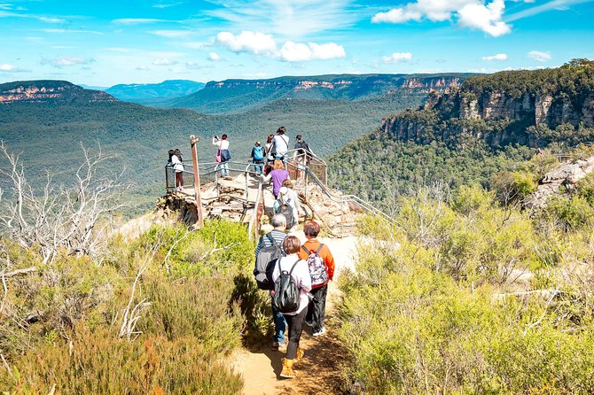 Exclusive Blue Mountains Wildlife and Bushwalk Tour From Sydney - Three Sisters at Echo Point: Classic Photos With Dreamtime Context