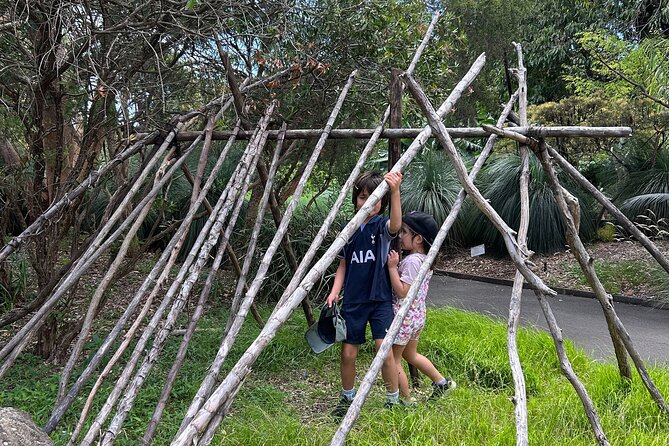 Foraging Tour: Botanical Gardens Walk & Picnic - The picnic with harbour views: a slow finish that ties it together