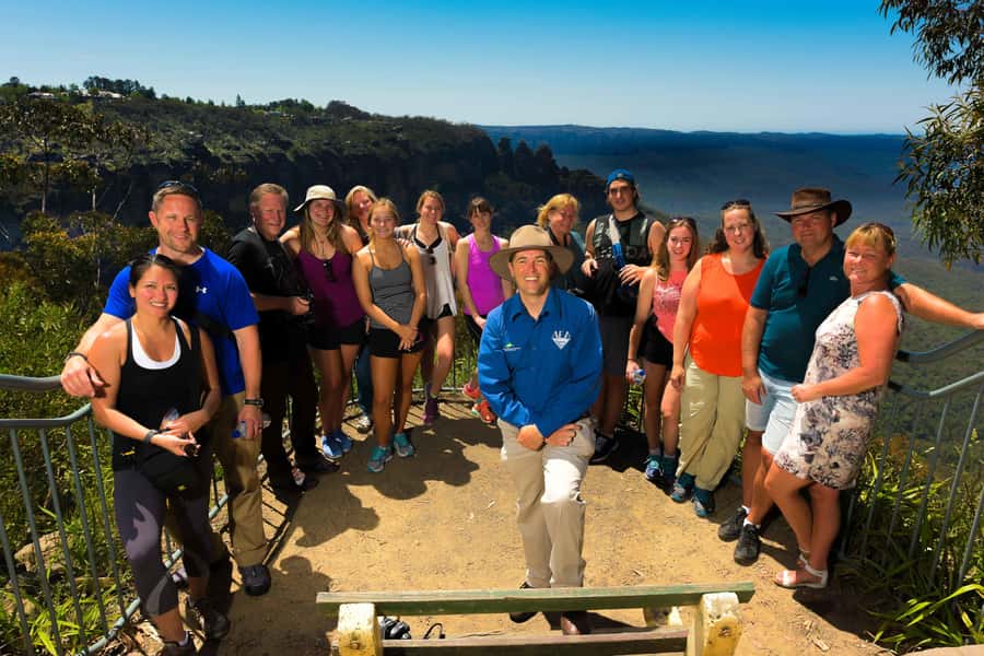 From Sydney: Blue Mountains Small-Group Tour Picnic & Hike - The Evans Lookout to Govetts Leap hike: 1.5 hours with cliff-edge payoff
