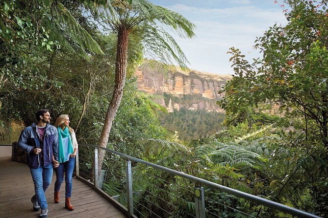 From Sydney: Blue Mountains with Zoo, Koala Photo & Scenic World - Echo Point and the Three Sisters: the must-see lookout moment