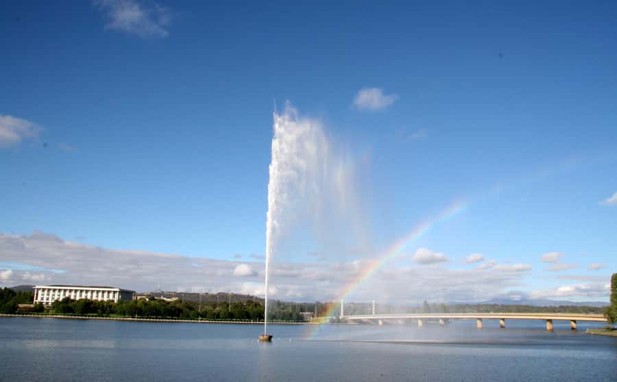 From Sydney: Explore Canberra Includes Buffet Lunch - Lake Burley Griffin and Captain Cook Memorial Jet: Photo Stops With Purpose