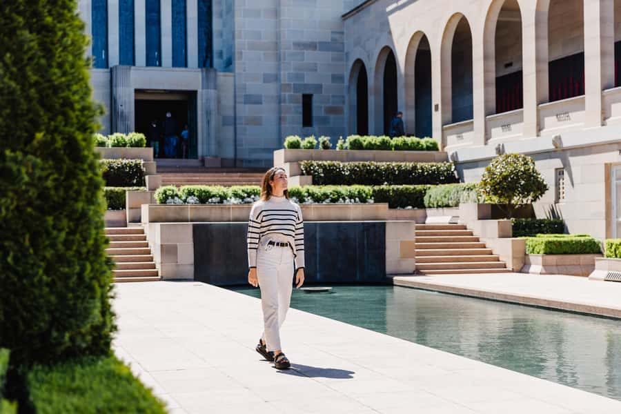 From Sydney: Full-Day Tour to Canberra - Lunch break reality: how to avoid getting hangry at the National Museum