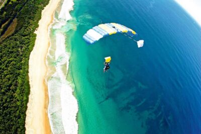 From Sydney: Tandem Skydive Experience over Beach - Sydney to Newcastle-area dropzone: transfers and timing you should plan for