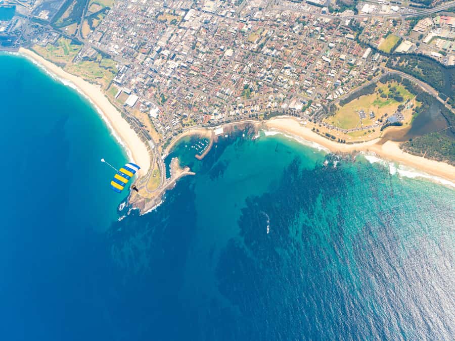 From Sydney: Tandem Skydive Experience over Beach - From the plane to 15,000 feet: what you’ll see over Newcastle and the Hunter River