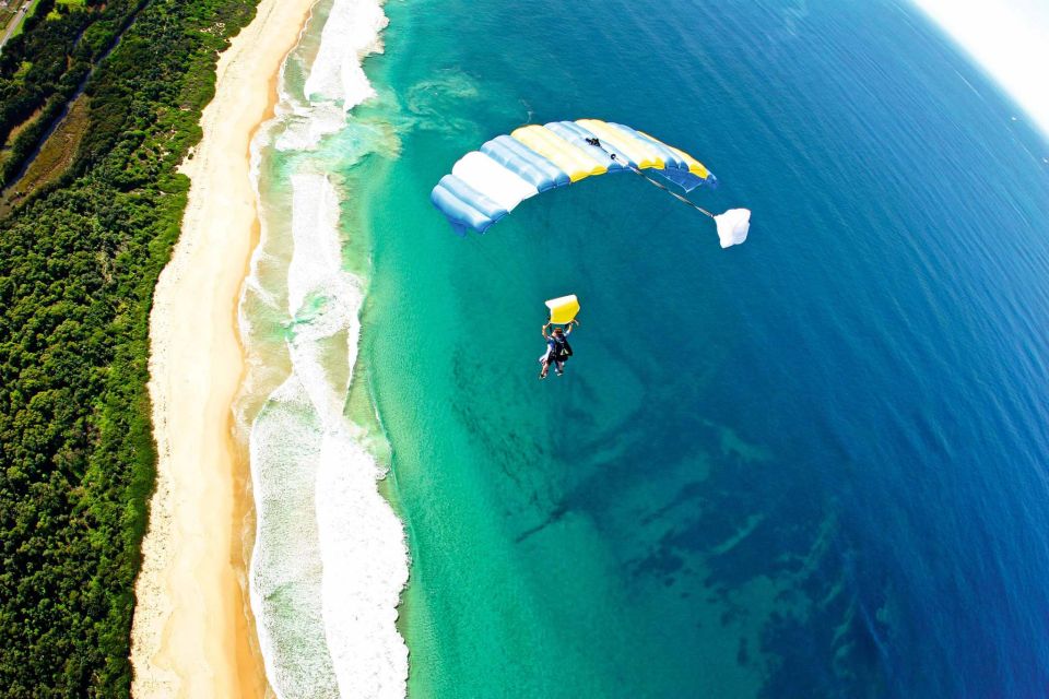 From Sydney: Tandem Skydive Experience over Beach - What to pack, plus weight and health limits that matter
