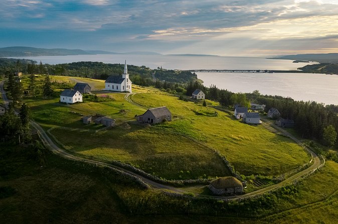 Guided Highland Village and Baddeck Bus Tour for Cruise Excursion - Lunch is on you: plan it smart so the day stays fun