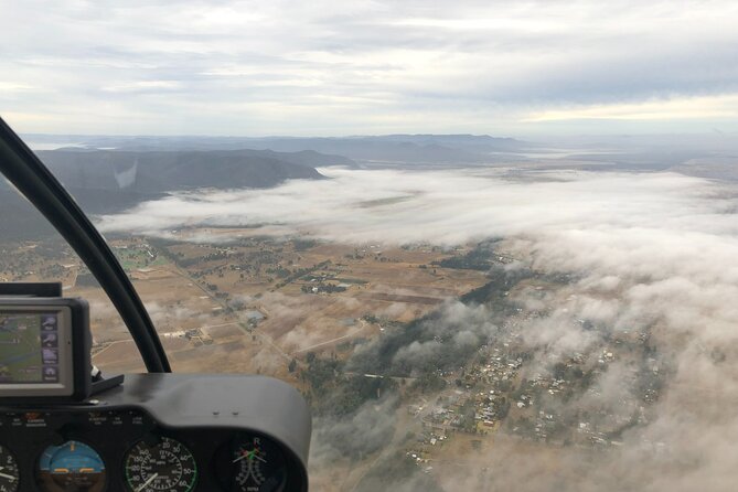 Hunter Valley Broken Back Range Helicopter Flight from Cessnock - A 15-minute helicopter run over wineries and Broken Back Range
