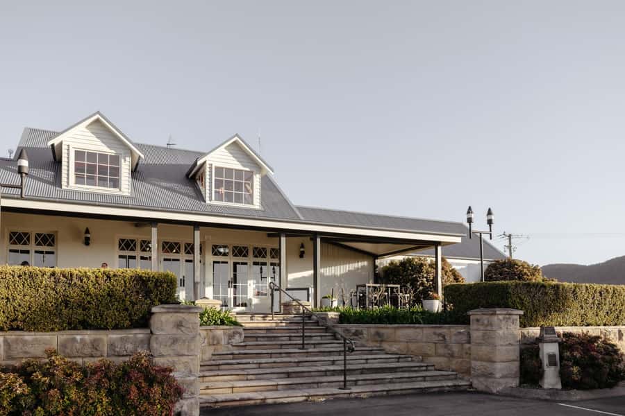 Hunter Valley: Wine Tour with 2-Course Lunch, Choc & Cheese - Chocolate Company Stops: Sweet Break Without the Rush