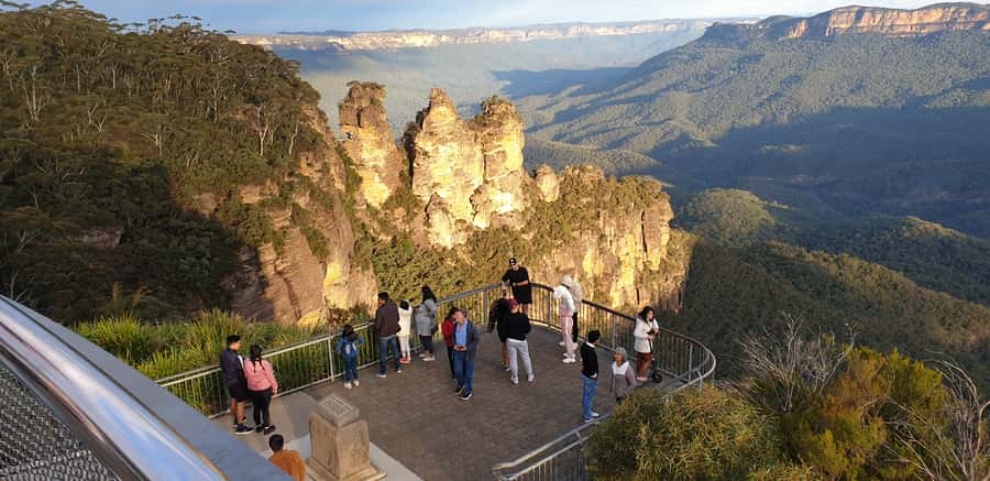 Katoomba: Blue Mountains Full-Day Hop-On Hop-Off Bus Tour - The guidebook + driver tips combo: why you get more than a bus ride