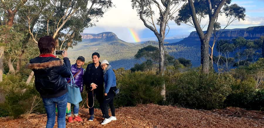 Katoomba: Blue Mountains Full-Day Hop-On Hop-Off Bus Tour - Comfort, schedule, and the one thing that can slow you down