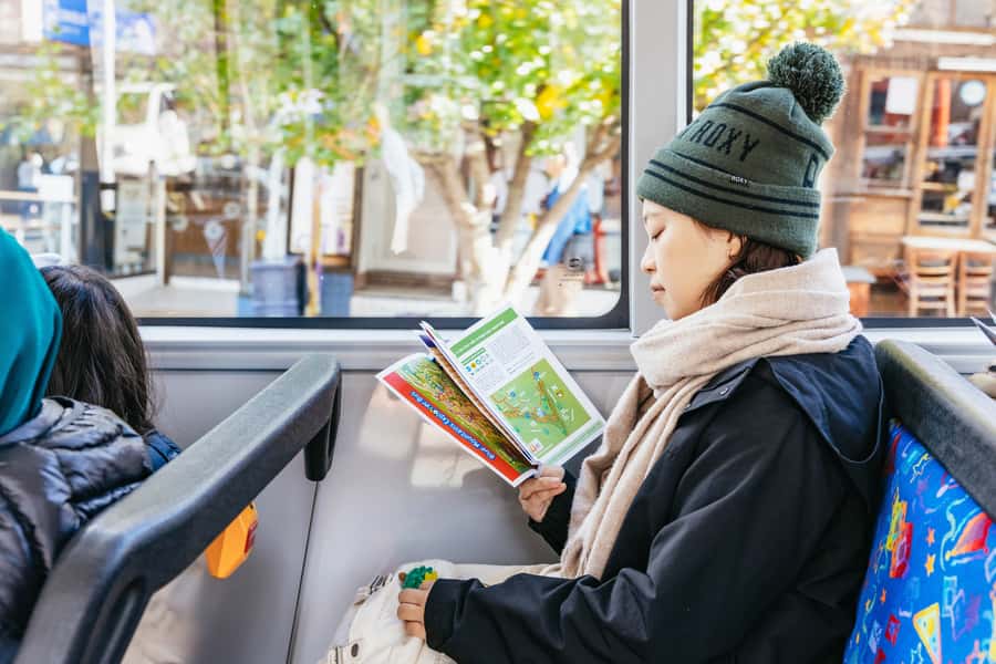 Katoomba: Lyrebird Hop-On Hop-Off and Scenic World Pass - Using the guide book and walking guides like a pro
