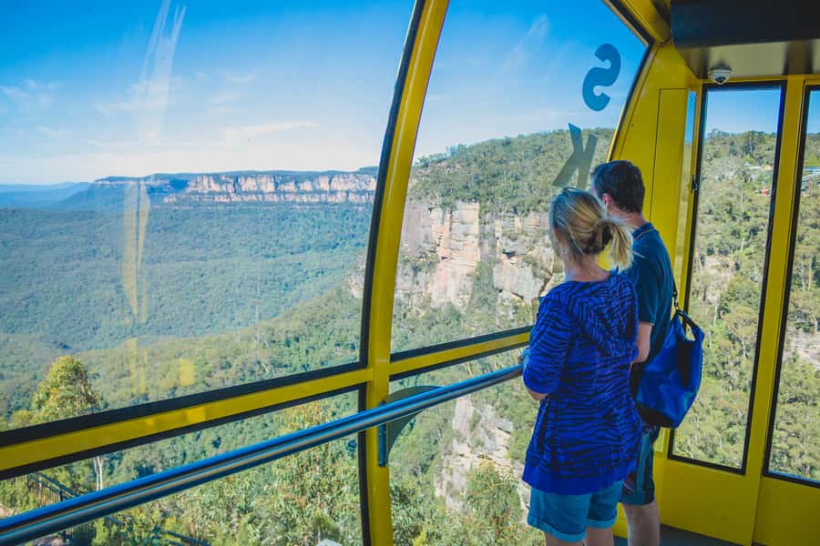 Katoomba: Lyrebird Hop-On Hop-Off and Scenic World Pass - Getting oriented fast with the Katoomba hop-on hop-off bus