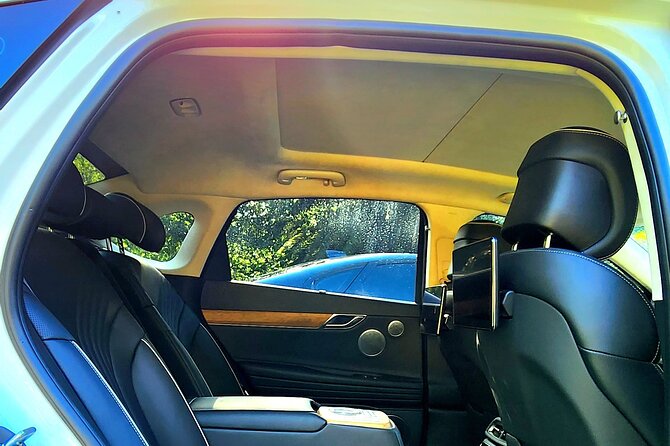 Limoroo, Airport Transfers and Luxe Door to Door Service. - Mobile Tickets and Confirmation Timing—How to Keep Your Plan Smooth
