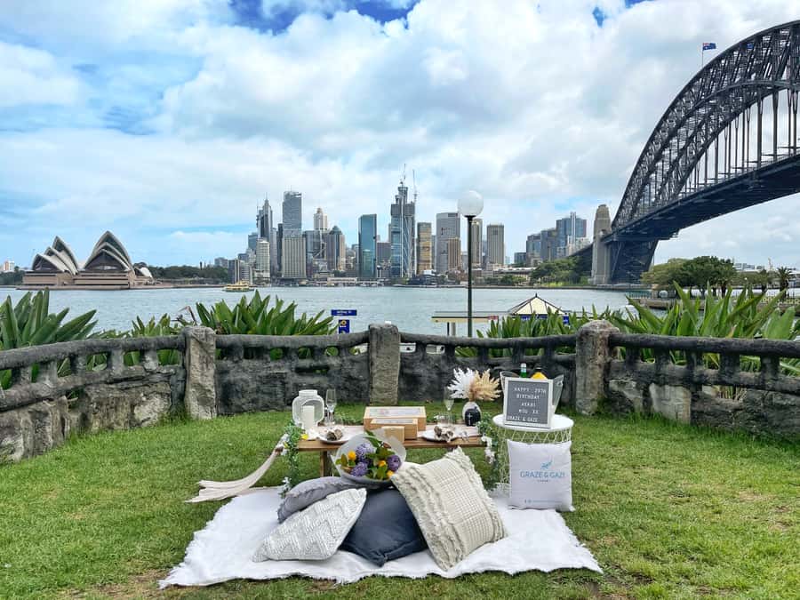 Luxury Picnic for 2 with Sydney Harbour Views at Kirribilli - Music, message boards, and the little service details that make it feel personal