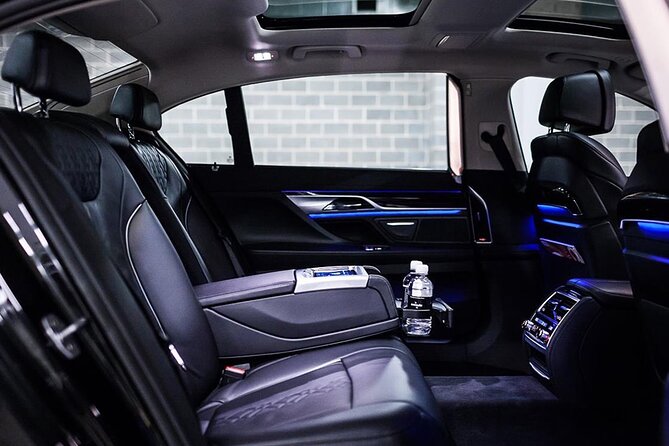 Luxury Sydney Airport Arrival Transfer - Sedan/SUV - Sedan or SUV: Choosing the Right Fit for Your Group