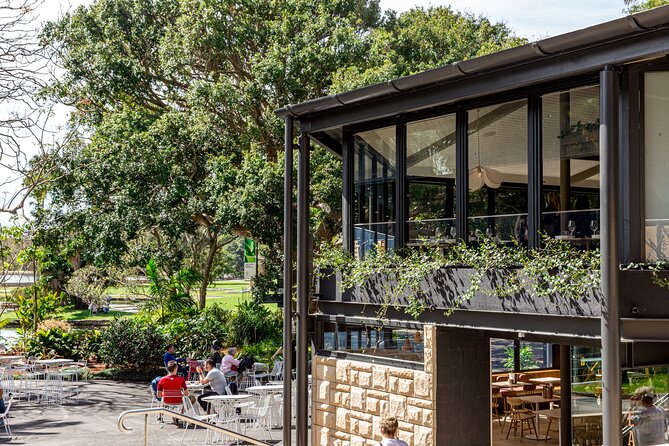 Picnic in the Royal Botanic Gardens for 2 - Timing: make it a real early-afternoon plan