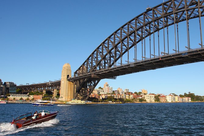 Private 2 Hour Icons and Highlights Cruise of Sydney Harbour - Woolloomooloo and Finger Wharf: A Different Side of the Harbor