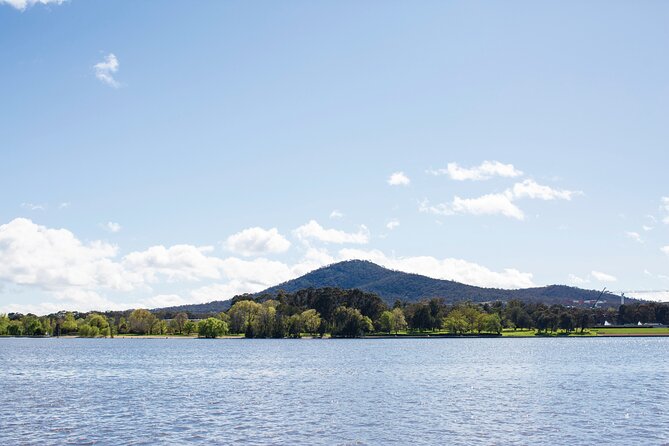 Private Canberra Day Tour from Sydney - Lake Burley Griffin: A Breather in the Middle of the Day