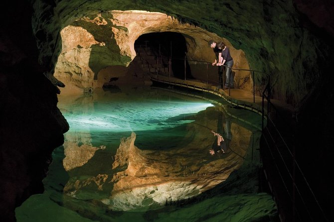 Private Tour: Jenolan Caves & Blue Mountains in a day - A private Sydney departure with Wi‑Fi and a driver who adjusts
