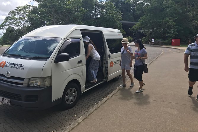 Private Transfer FROM Sydney Airport to Sydney CBD 1 to 5 people - Driver experience and communication that actually helps