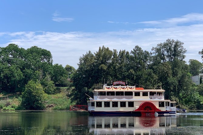 Scenic Adventure Lunch Cruise - The 2-course lunch and coffee/tea: how it’s served and why it matters