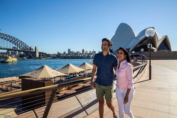 Small Group Tour Sydney City Highlights and Hidden Gems - Bondi Beach: lunch time meets the classic postcard