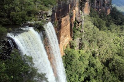 Southern Highlands Private Tour with Wine, Waterfall and Garden - Fitzroy Falls: The Short Track That Still Delivers a Top-View Moment
