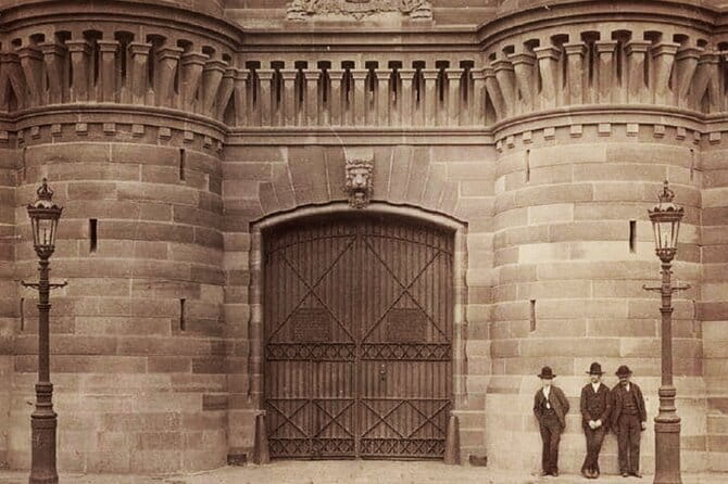 Surry Hills & Darlinghurst History Tour — Gangsters, Girls & Grog - Gangsters, Grog, and the women behind Sydney’s 1920s reputation