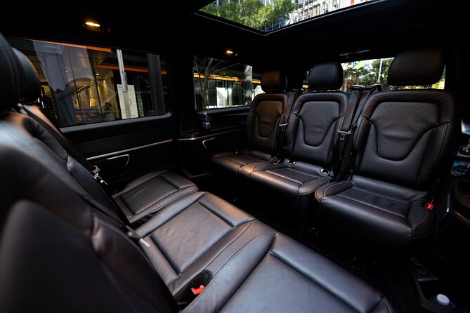 Sydney Airport Premium (DEPARTURE) Transfer - Airport drop-off: domestic and international terminal access