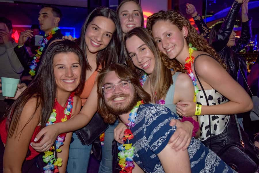 Sydney: Big Night Out Pub Crawl with Local Party Hosts - Games, prizes, and party photos: why the hosts matter
