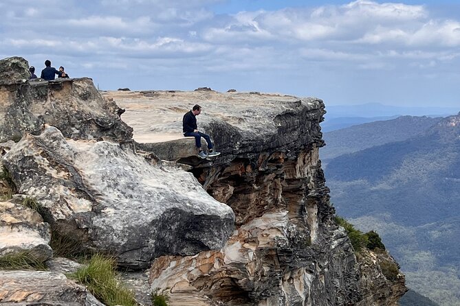 Sydney Blue Mountains Day Tour with Wildlife Park and Waterfalls - Katoomba time: a lunch and reset stop