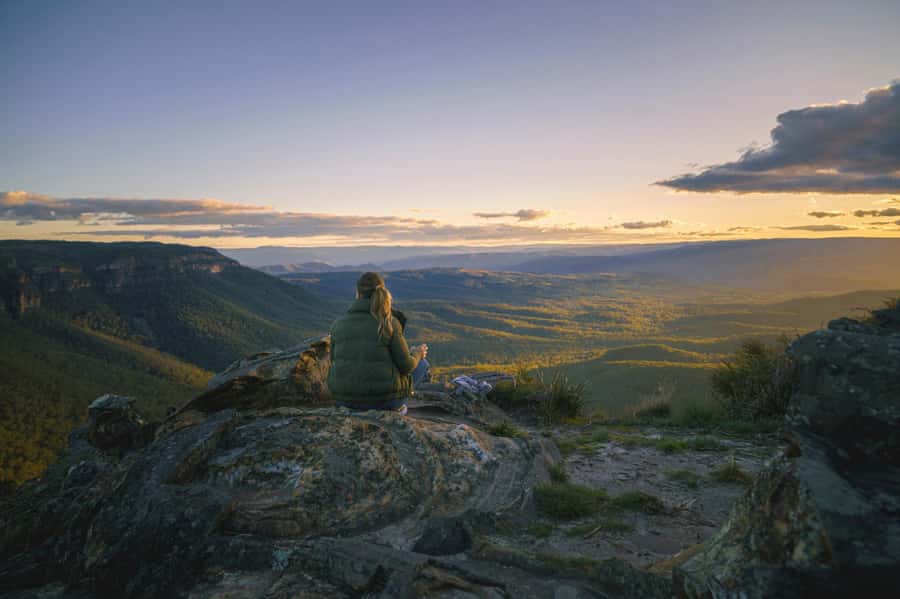 Sydney: Blue Mountains Kangaroos, Wilderness and Sunset Tour - Sublime Point and Leura: viewpoints plus a proper lunch break