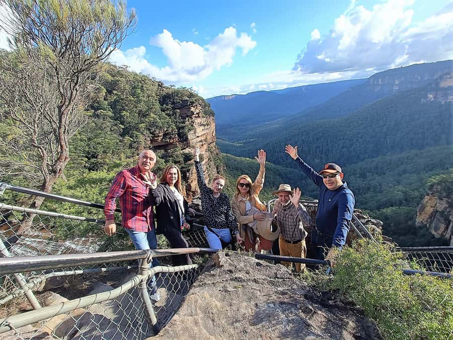 Sydney: Blue Mountains Late Start: Walks, Wildlife & Dinner - Wentworth Falls lunch and the first hike you can actually feel