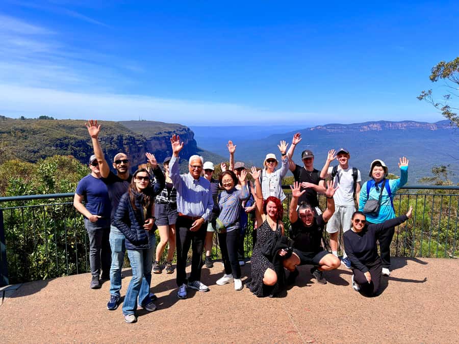 Sydney: Blue Mountains Tour with Scenic World & Lunch Option - Echo Point Three Sisters and the 187-Meter Moment at Wentworth Falls
