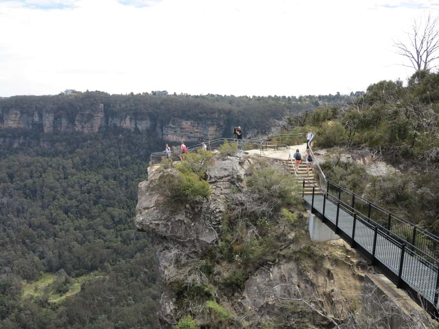 Sydney: Blue Mountains Wildlife & Bushwalk Small-Group Tour - Lunch in Leura or Katoomba: Choosing Where to Eat Without Losing Time
