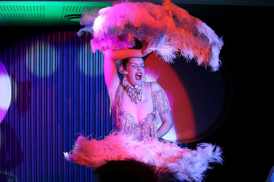 Sydney: Cabaret Dinner Show at the Honeycomb Club - Honeycomb Club in Potts Point: how the setting really feels