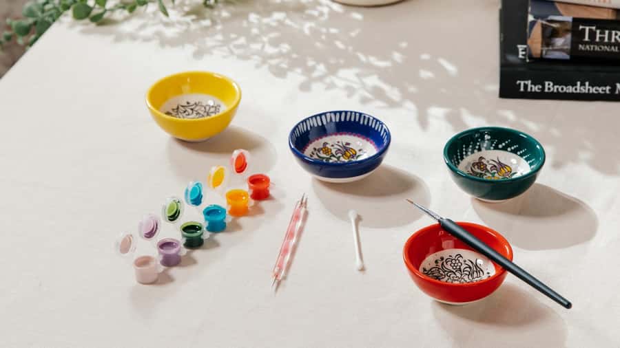 Sydney: Ceramic Plates & Bowls Paint and Sip Classes - Art Masterclass Sydney: The low-pressure setting that helps you actually paint